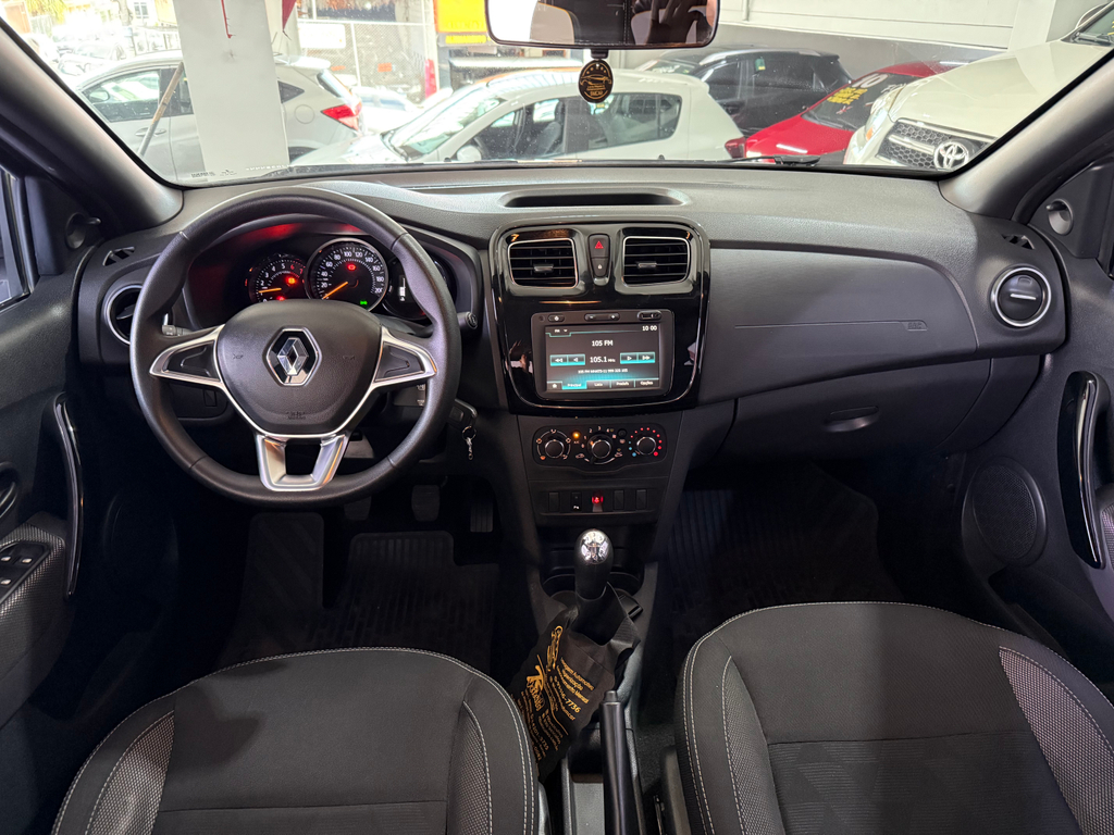Renault Logan Prata