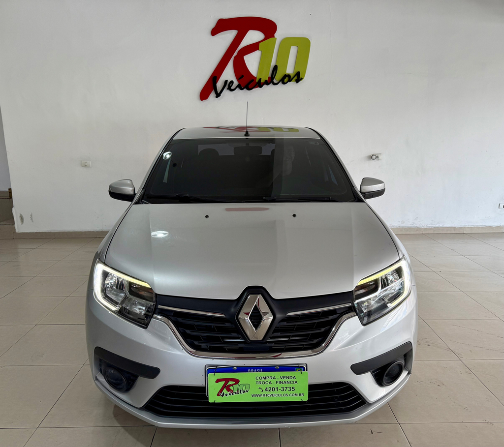 Renault Logan Prata