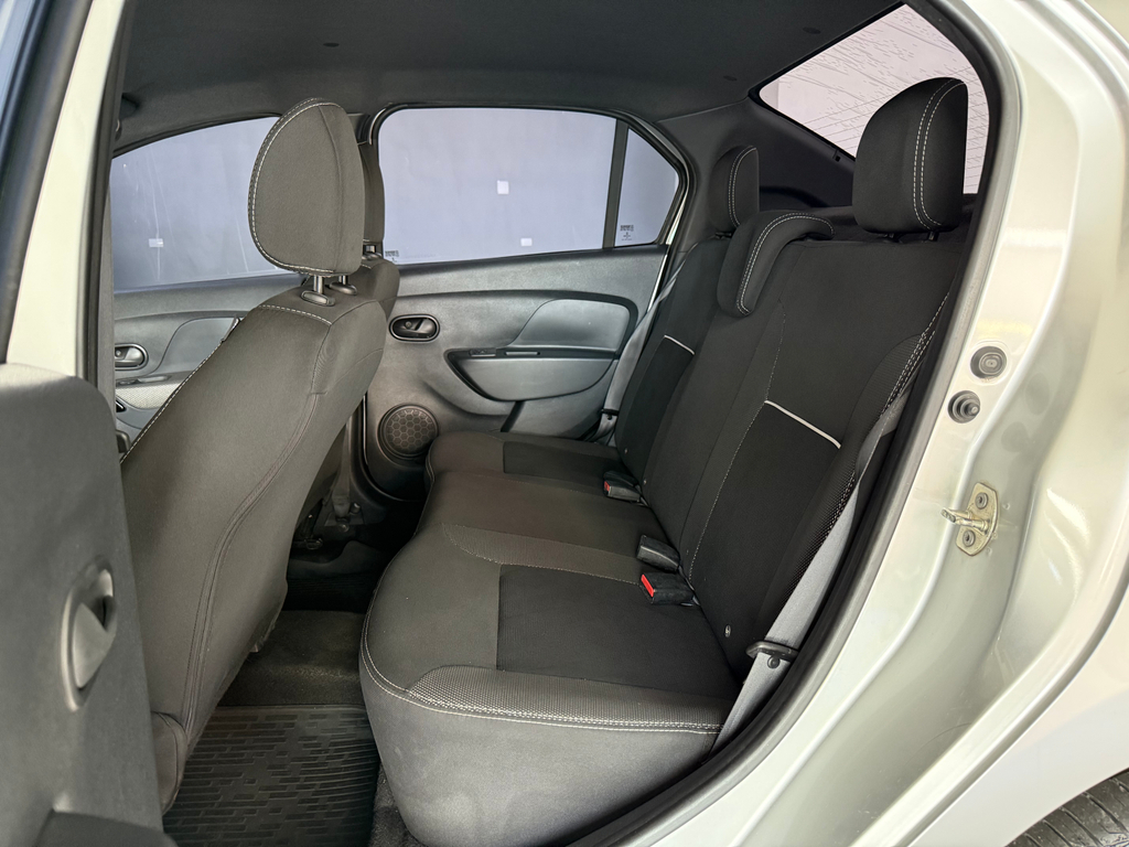 Renault Logan Prata