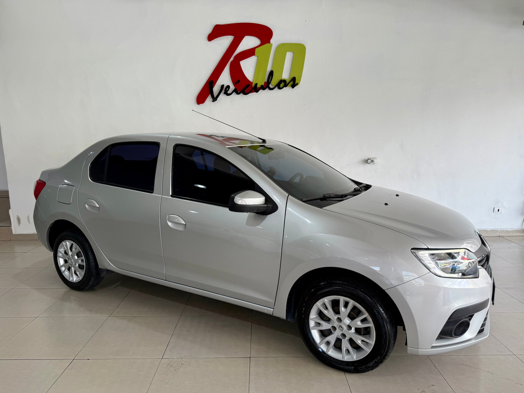 Renault Logan Prata