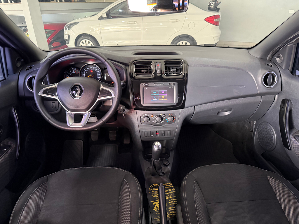 Renault Logan Prata