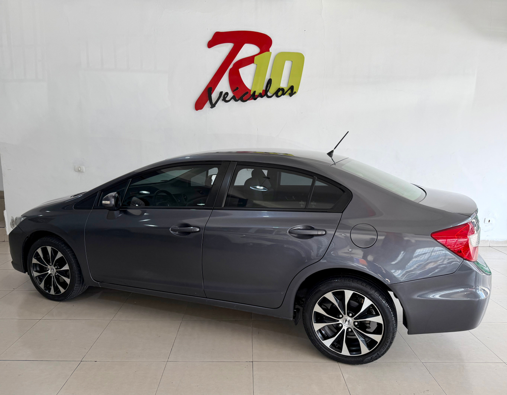 Honda Civic Cinza