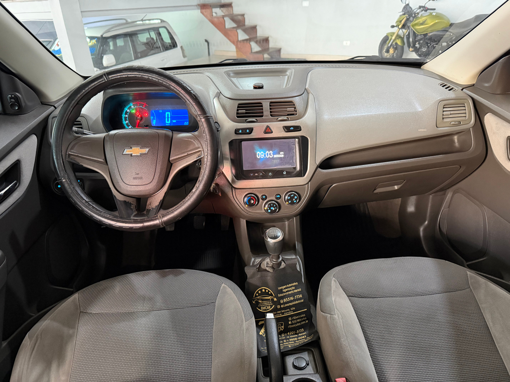 Chevrolet Cobalt Cinza