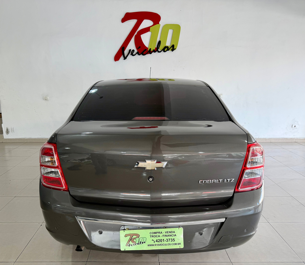 Chevrolet Cobalt Cinza