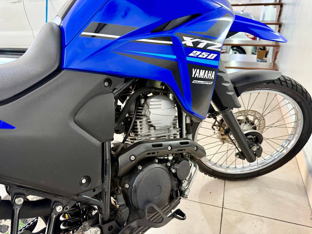 Yamaha XTZ Azul