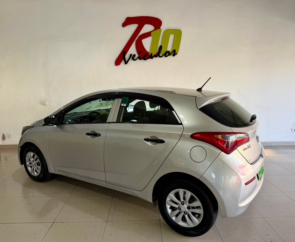 Hyundai HB20 Prata