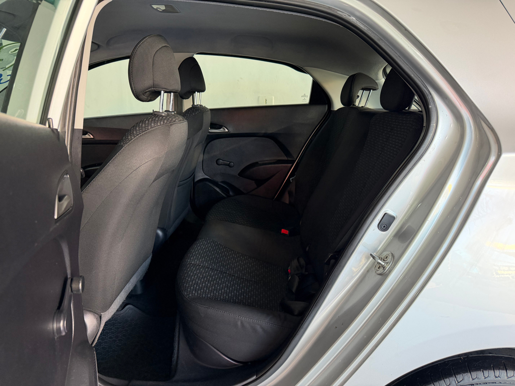 Hyundai HB20 Prata