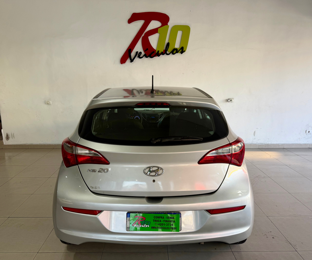 Hyundai HB20 Prata