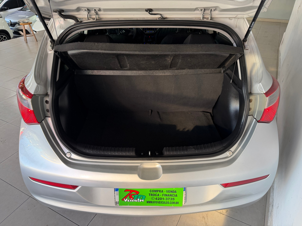 Hyundai HB20 Prata