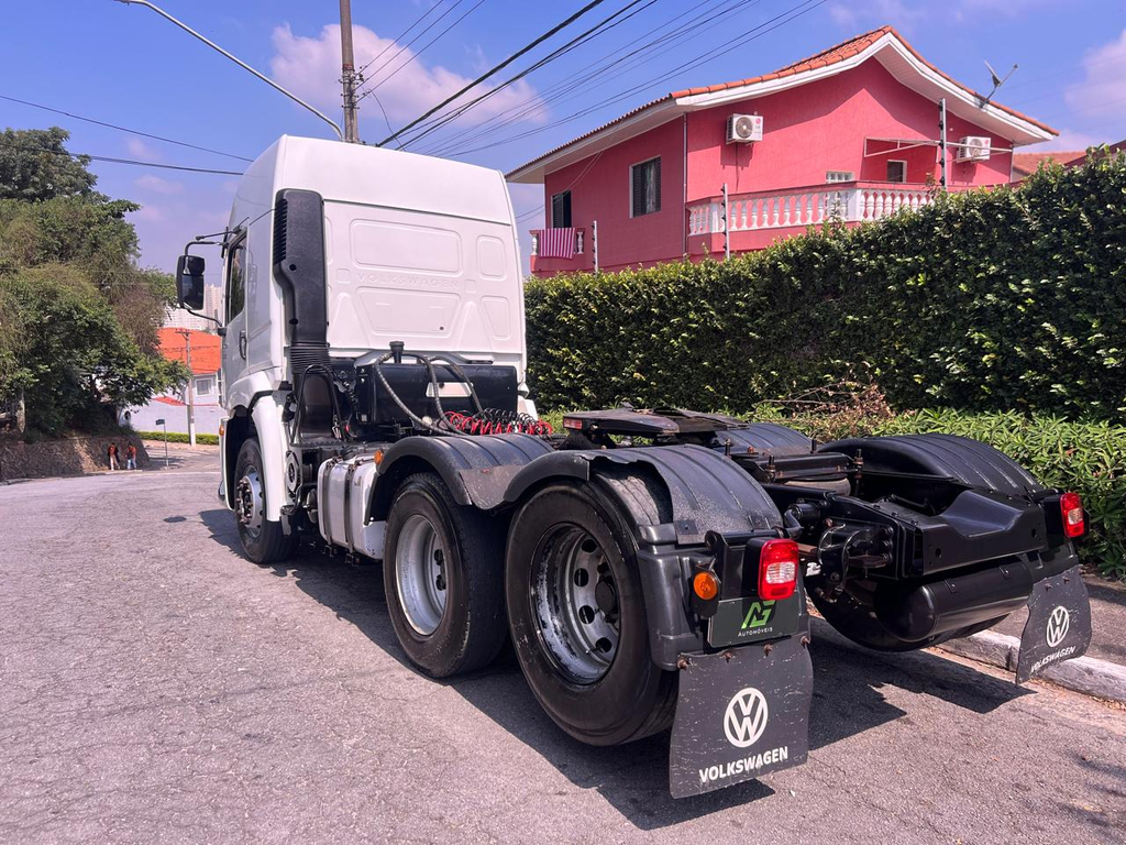 Volkswagen 25-360 Branco