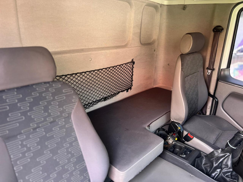 Volkswagen 25-360 Branco
