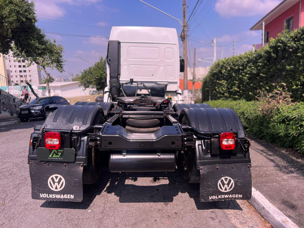 Volkswagen 25-360 Branco