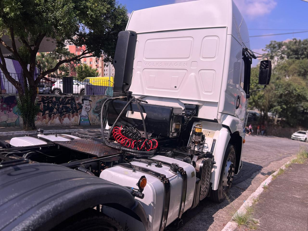 Volkswagen 25-360 Branco