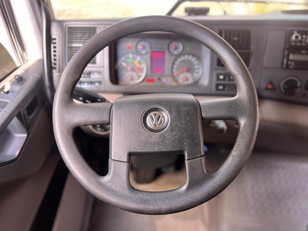Volkswagen 25-360 Branco