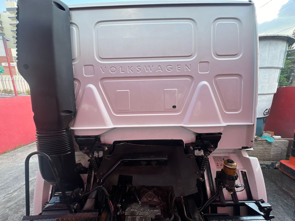 Volkswagen 25-360 Branco