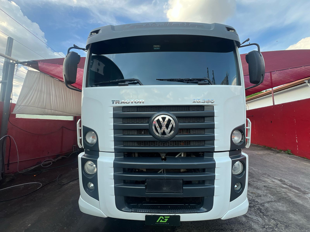 Volkswagen 25-360 Branco