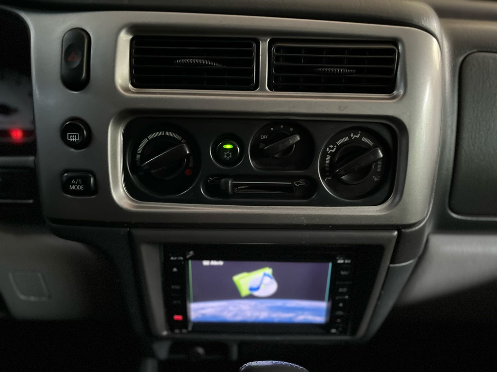 Mitsubishi Pajero Sport Cinza