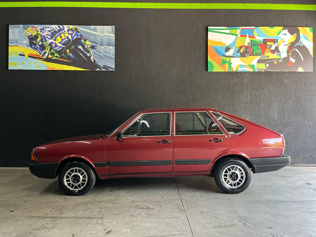 Volkswagen Passat Vermelho