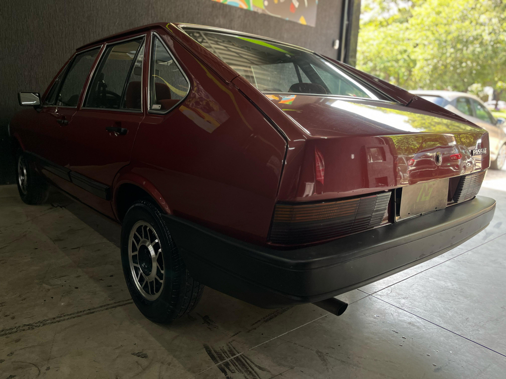 Volkswagen Passat Vermelho