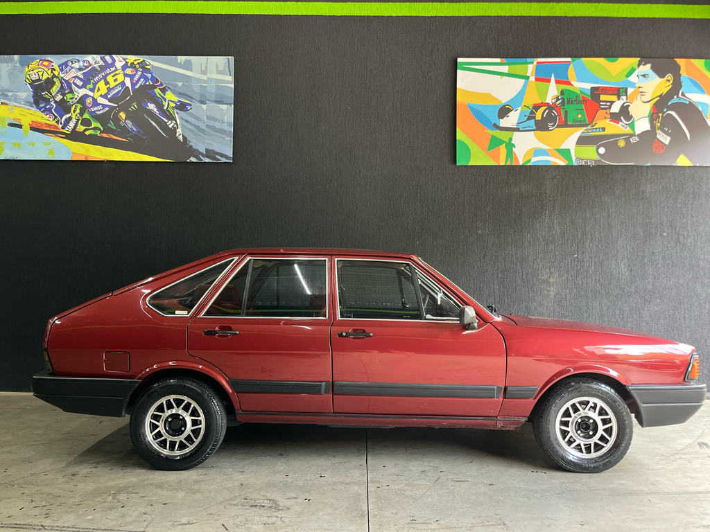 Volkswagen Passat Vermelho