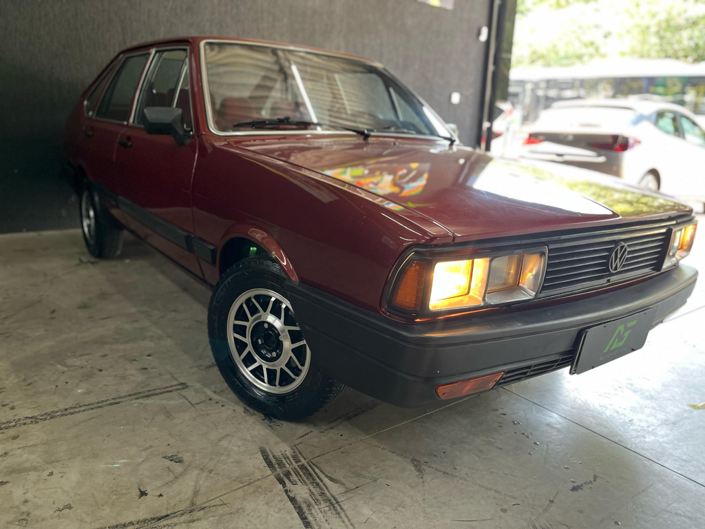 Volkswagen Passat Vermelho