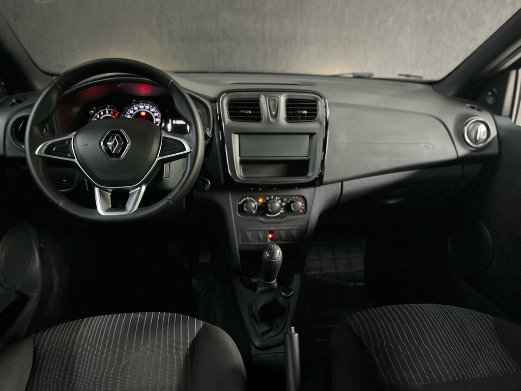 Renault Sandero Prata