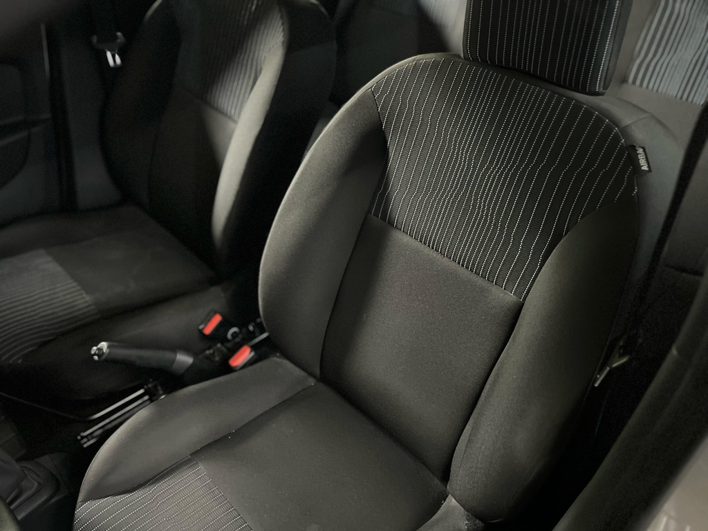 Renault Sandero Prata