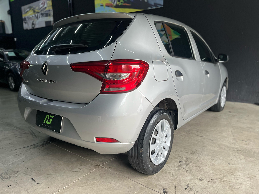 Renault Sandero Prata