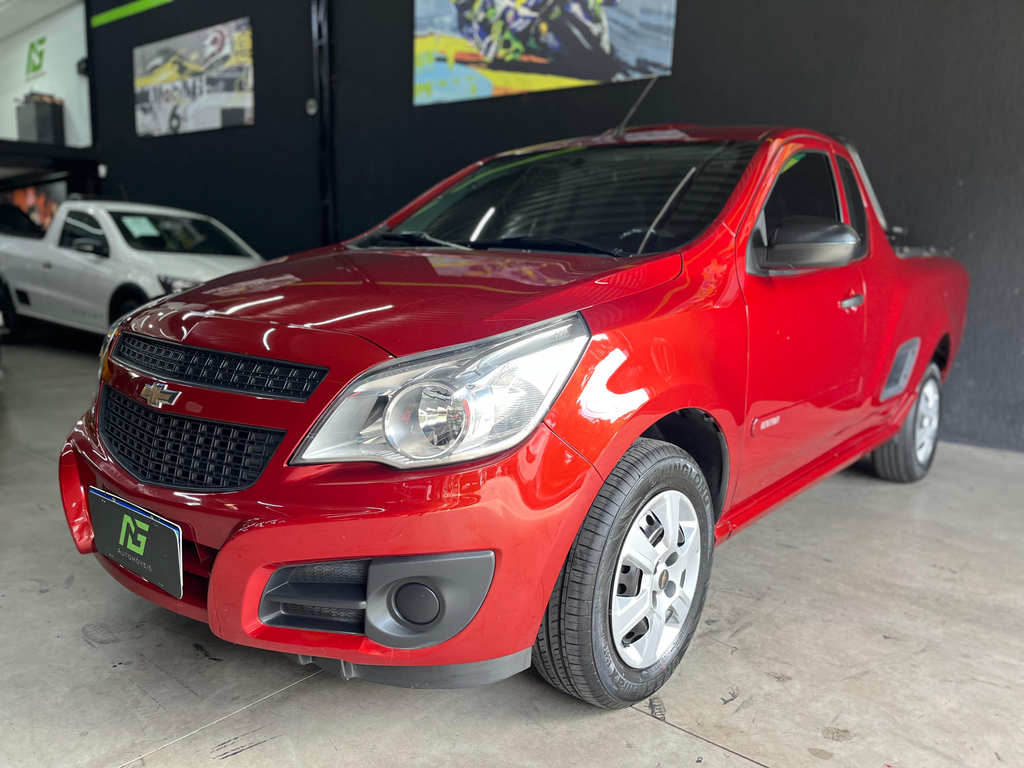 Chevrolet Montana Vermelho