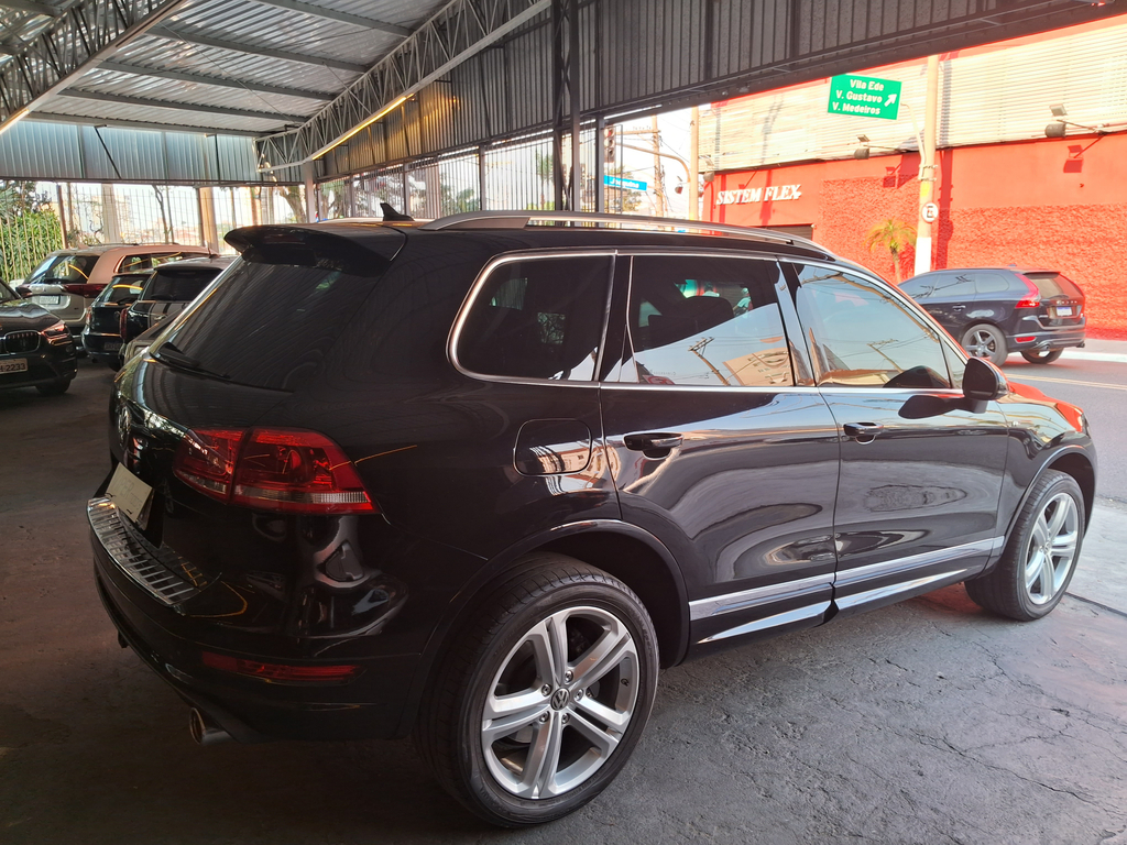 Volkswagen Touareg Preto