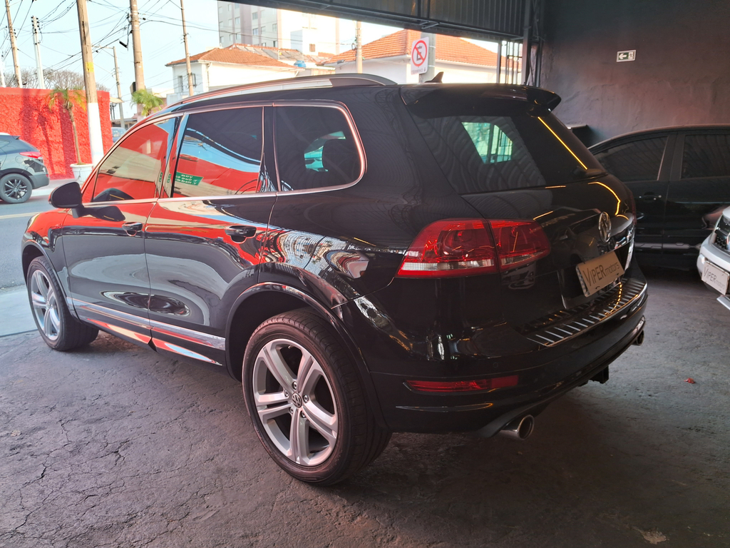Volkswagen Touareg Preto