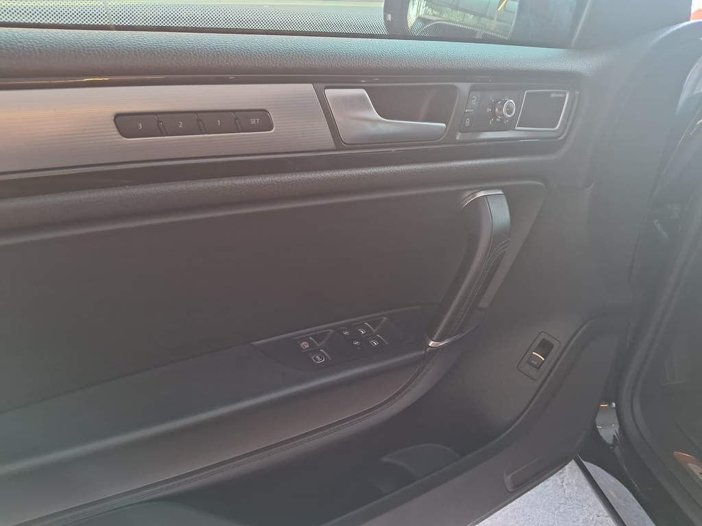 Volkswagen Touareg Preto