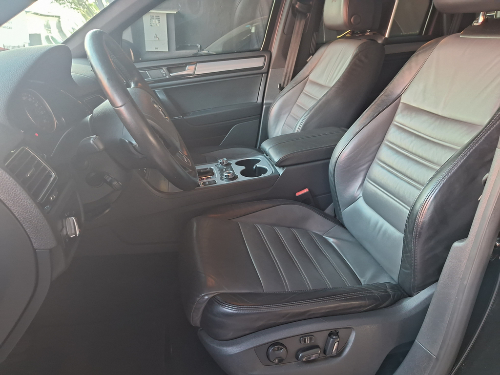 Volkswagen Touareg Preto