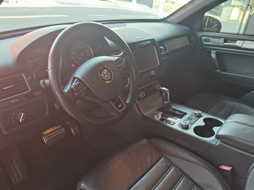 Volkswagen Touareg Preto