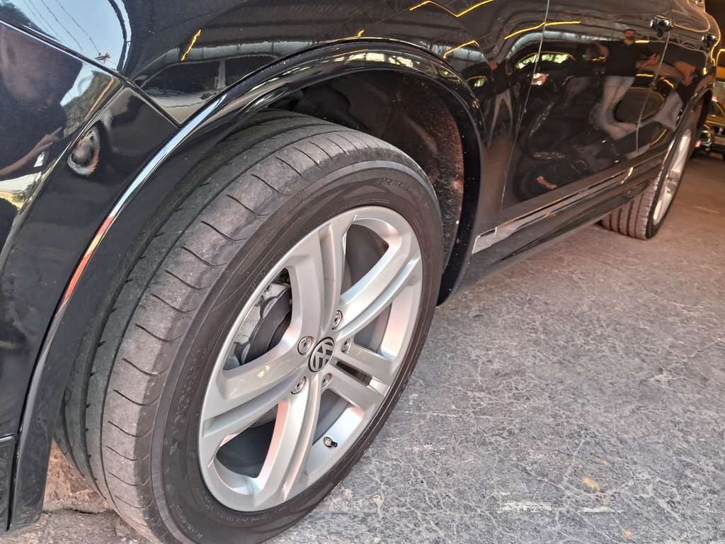 Volkswagen Touareg Preto
