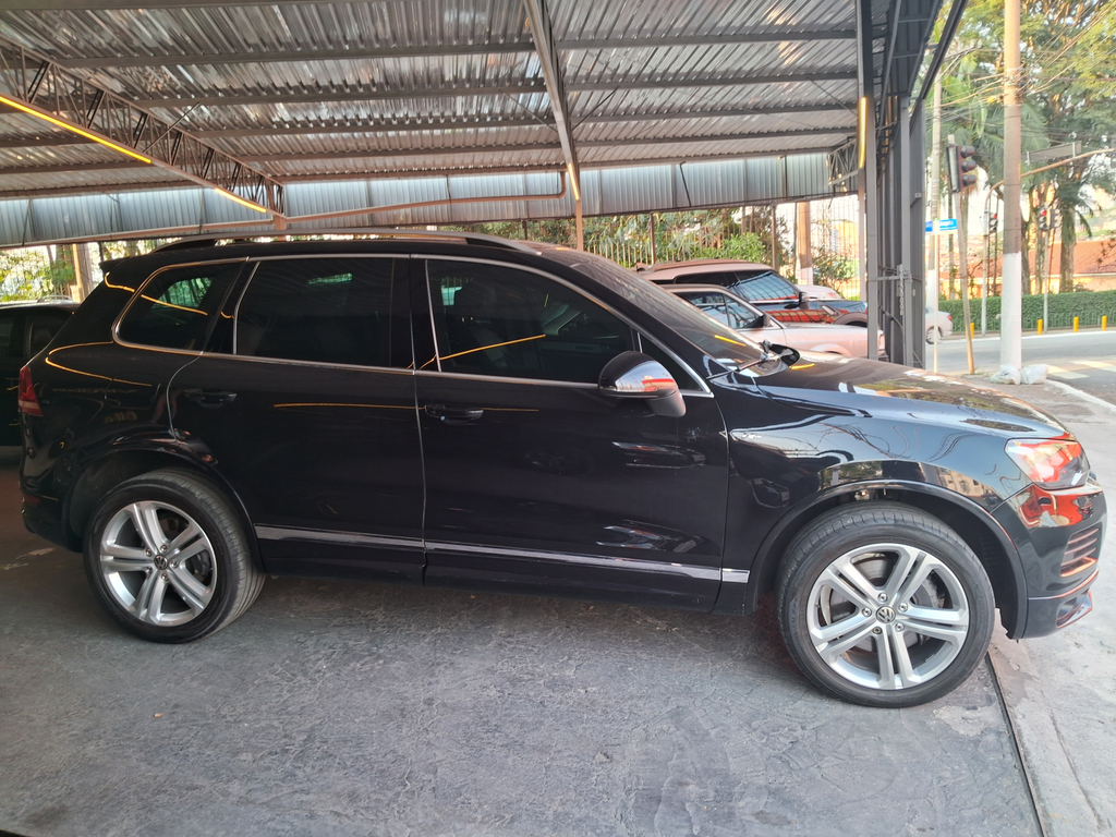 Volkswagen Touareg Preto