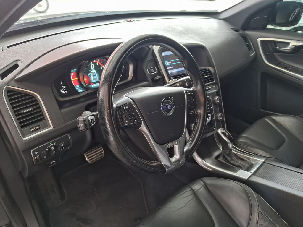 Volvo XC60 Preto