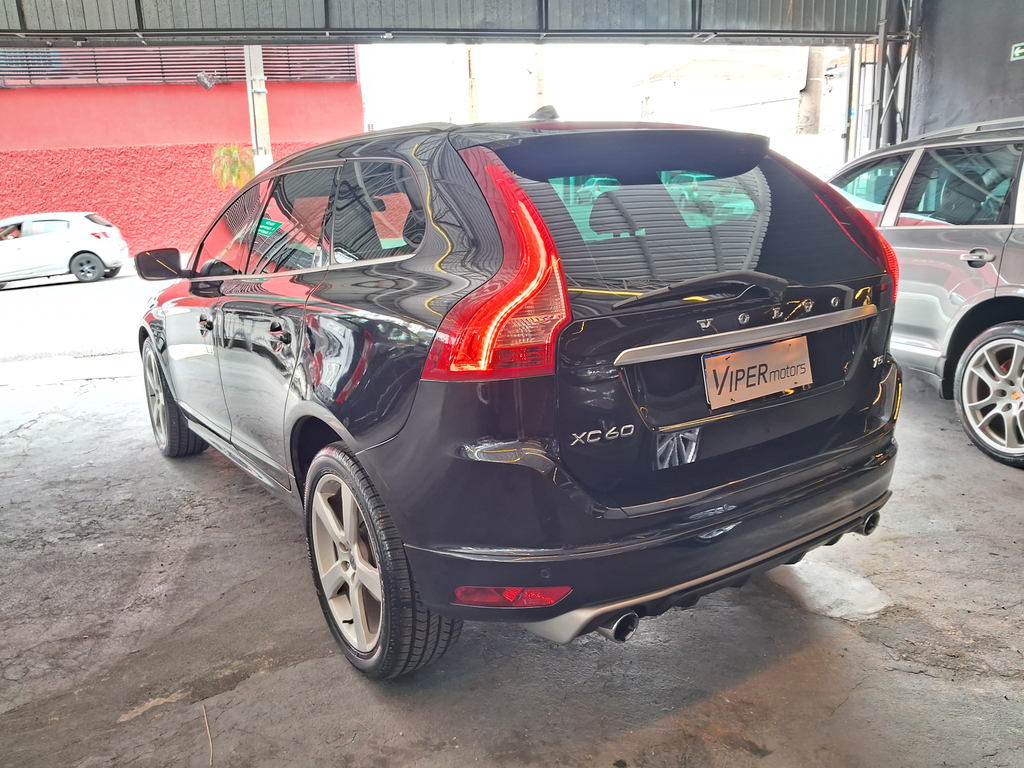 Volvo XC60 Preto