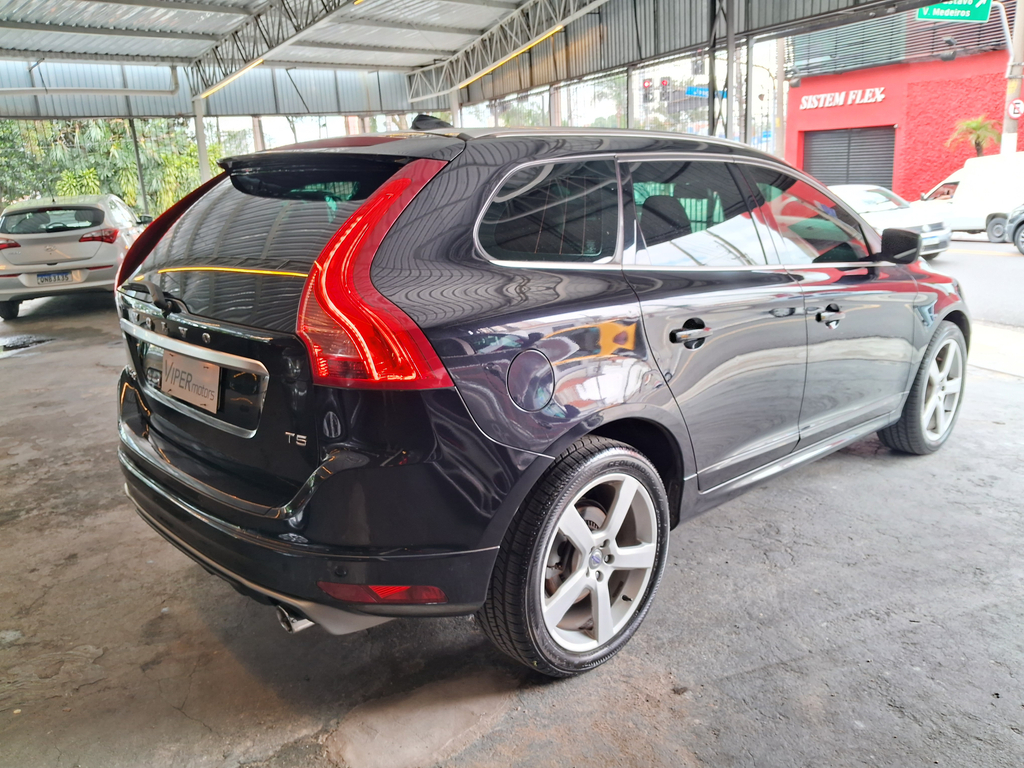 Volvo XC60 Preto