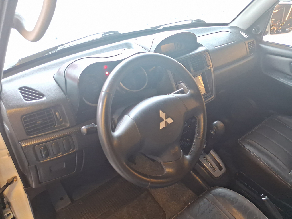 Mitsubishi Pajero TR4 Branco