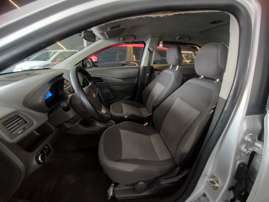 Chevrolet Cobalt Prata