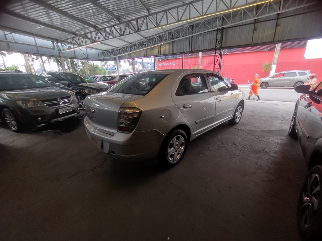 Chevrolet Cobalt Prata