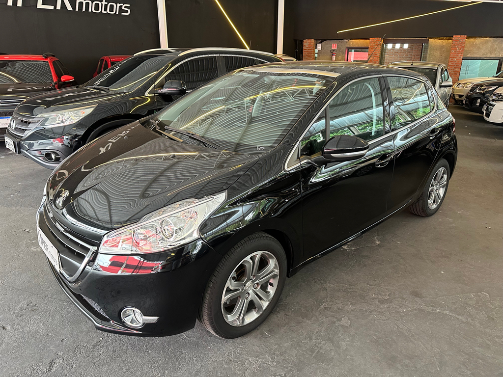 Peugeot 208 Preto