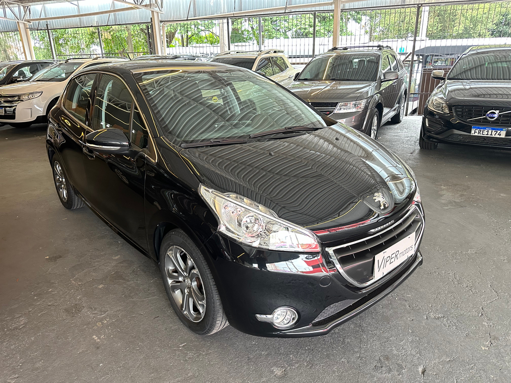 Peugeot 208 Preto