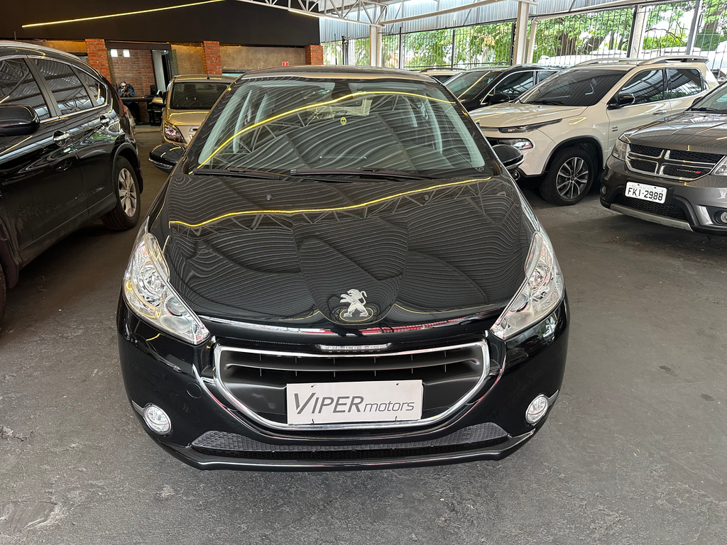Peugeot 208 Preto