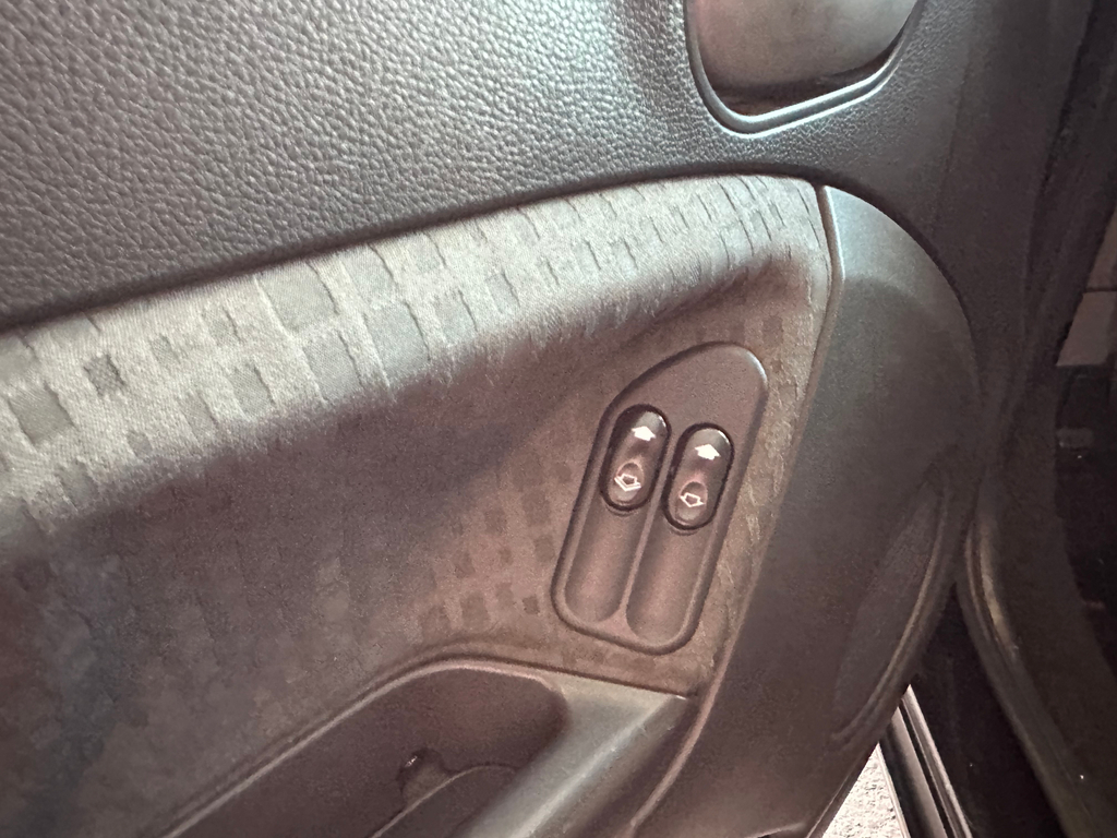 Ford Fiesta Sedan Preto
