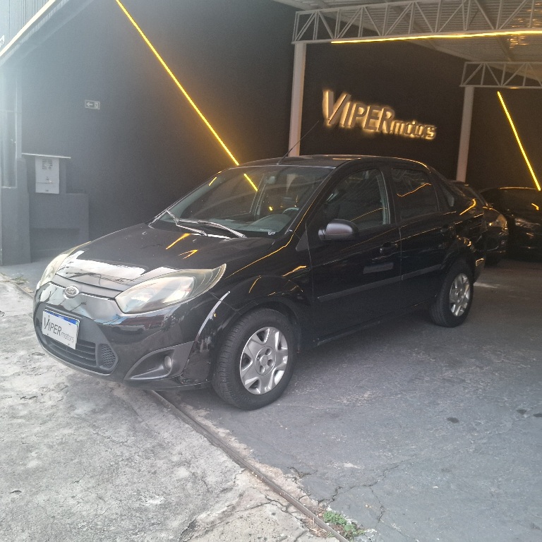 Ford Fiesta Sedan Preto