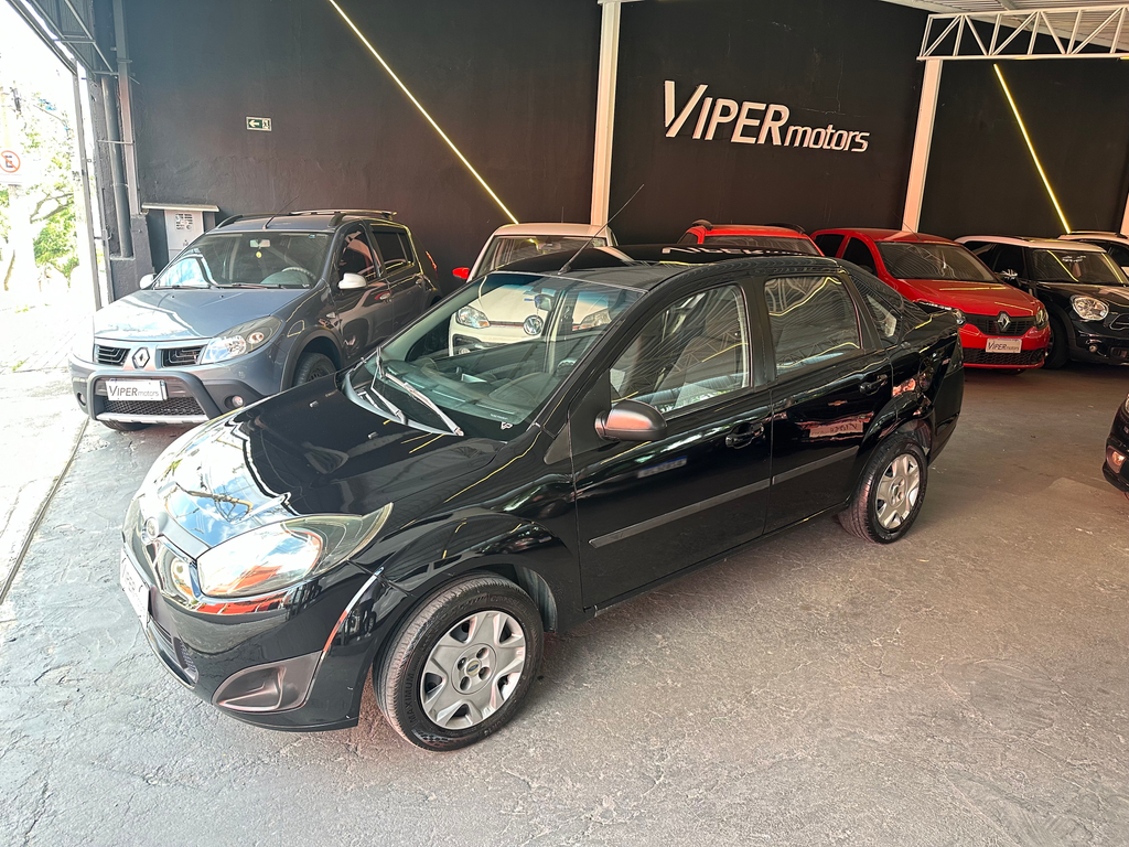 Ford Fiesta Sedan Preto