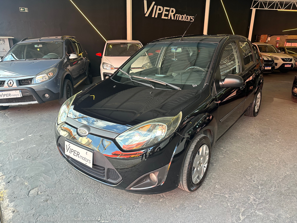 Ford Fiesta Sedan Preto