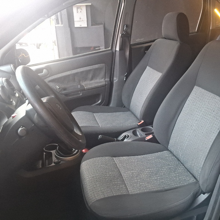 Ford Fiesta Sedan Preto